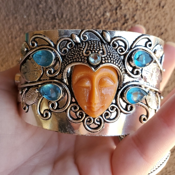 New Oversized Carved Goddess Face Blue Quartz 925 Silver Bracelet. - Picture 12 of 12